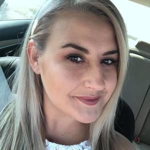 Meet your Posher, Ella